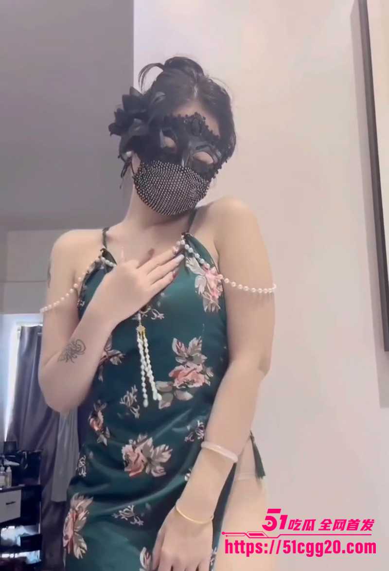 推特饥渴淫妻寻欢作乐最新调教极品身材肥臀肉丝高跟淫妻视频流出2拷贝