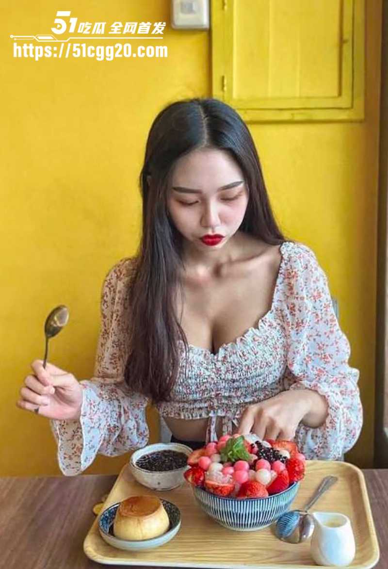 调教大神独家私藏！玩弄反差健身婊 约至家中上演SM狂欢 套露奶淫装被花式爆操 扮母狗裸爬下贱至极！