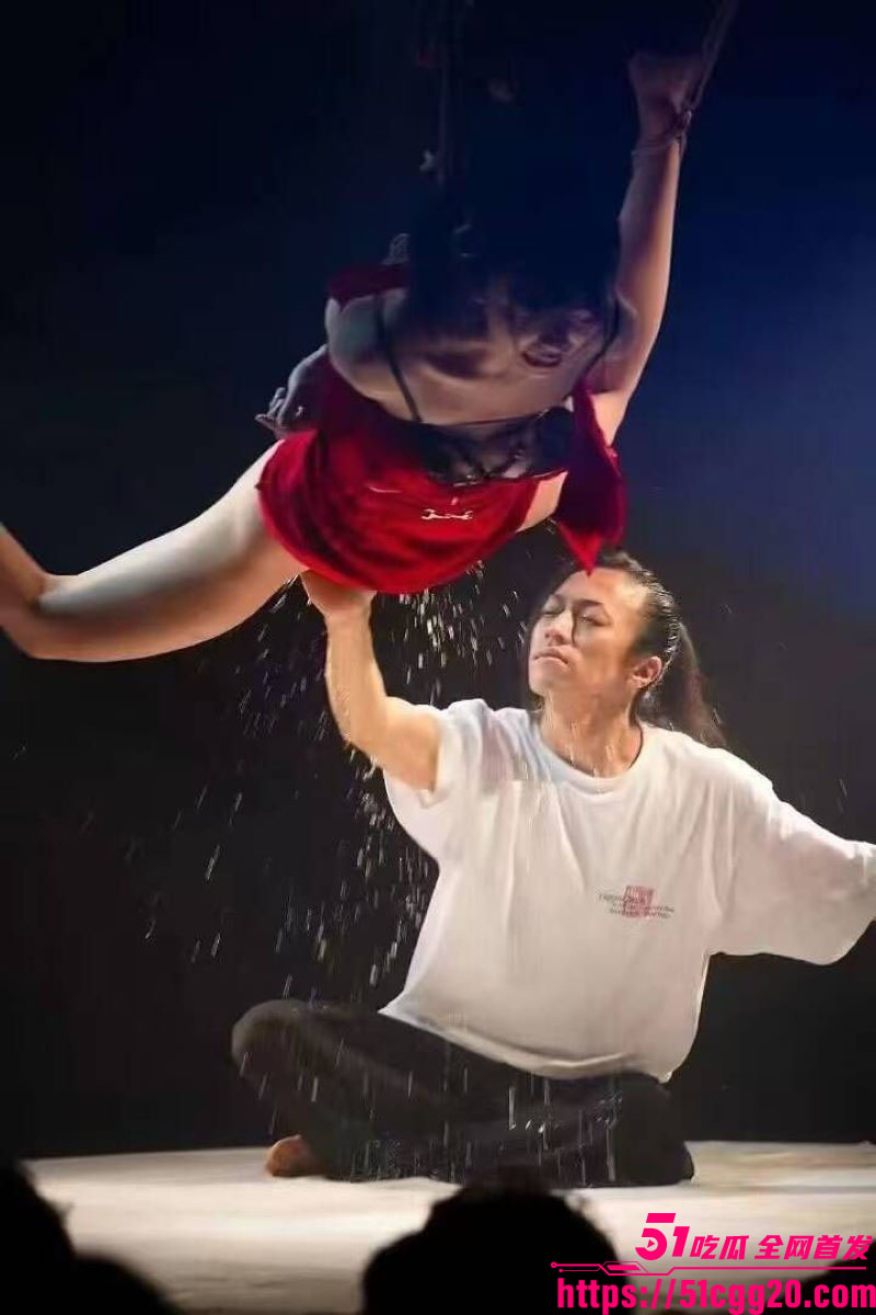 日本绳艺大师鵺神莲大胆演绎主题行为艺术 3