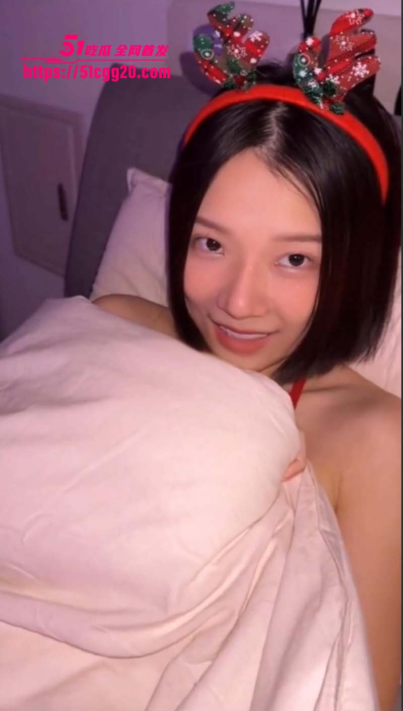 台湾极品车模 祯祯 圣诞福利私拍 白虎女神撅臀肛塞自慰 全方位淫乱交欢超刺激！