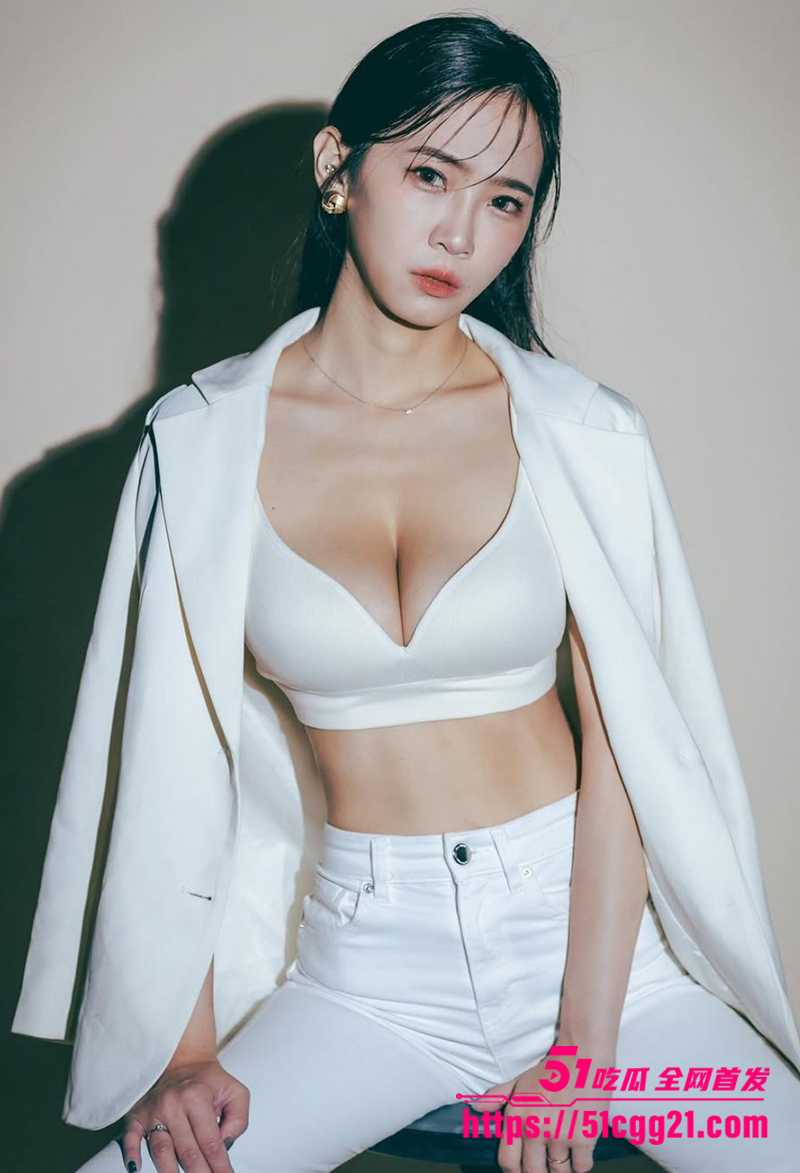 短发巨乳网美麦性爱视频曝光 5 拷贝