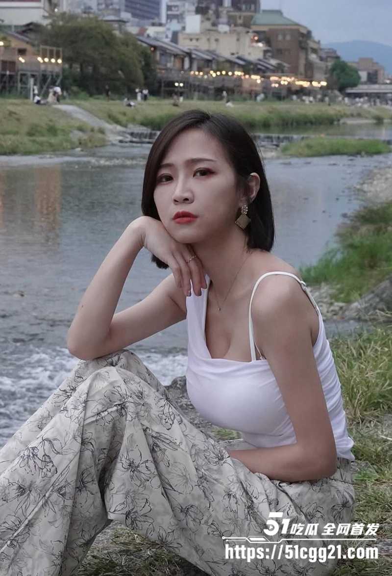 短发巨乳网美麦性爱视频曝光 8 拷贝