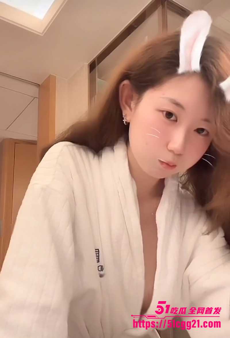精选网红走光合集 嫩妹青涩熟女饱满御姐挺翘 各种胸型尽收眼底！更有真空露奶露穴！