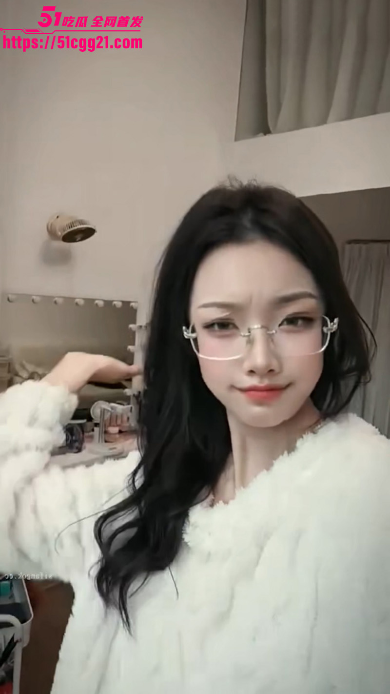 极品网红角落里的鼠鼠3