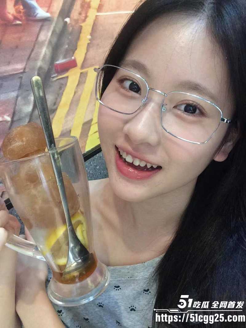19岁美少女出轨为炮友打胎02