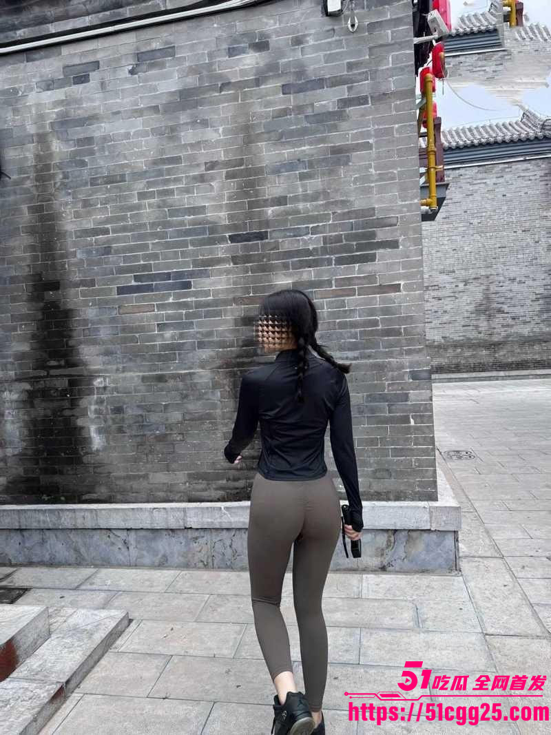 乱伦大神 39岁大屁股妈妈 和堂姐尽情的爆操 操的都虚脱了 堂姐像喂不饱的小母狗！
