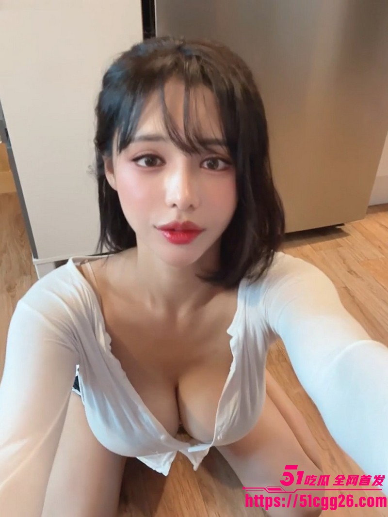 巨乳御姐 徐婉 纯欲诱惑新作 舌舔假屌嘴含内裤眼神迷离 手指揉胸扣穴 爽到淫水喷射！