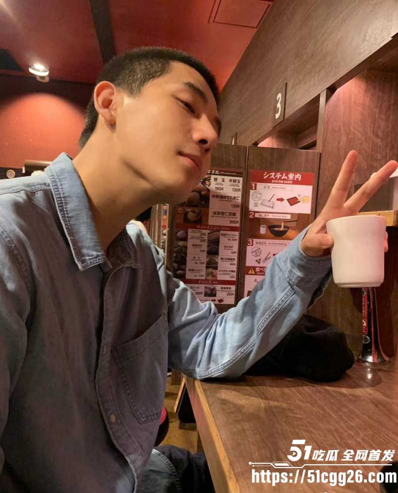 95后小鲜肉王安宇被曝与关晓彤同居07