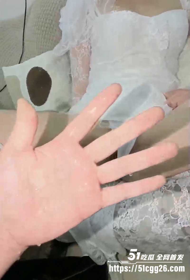 海角乱伦之会喷水的亲姐姐  4 拷贝