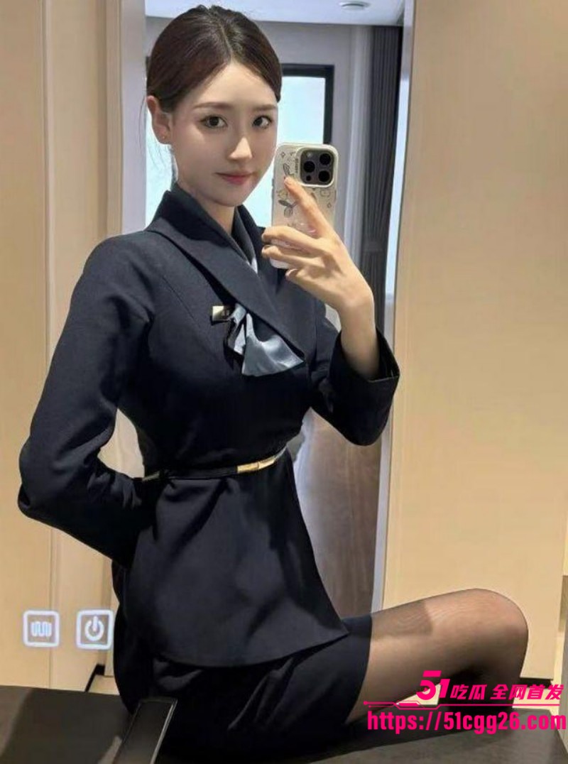 约炮大神猎艳高端案场客服 热聊一月成功拿下 顶级口活爽到飞起 无套狂操浪叫销魂！ 1