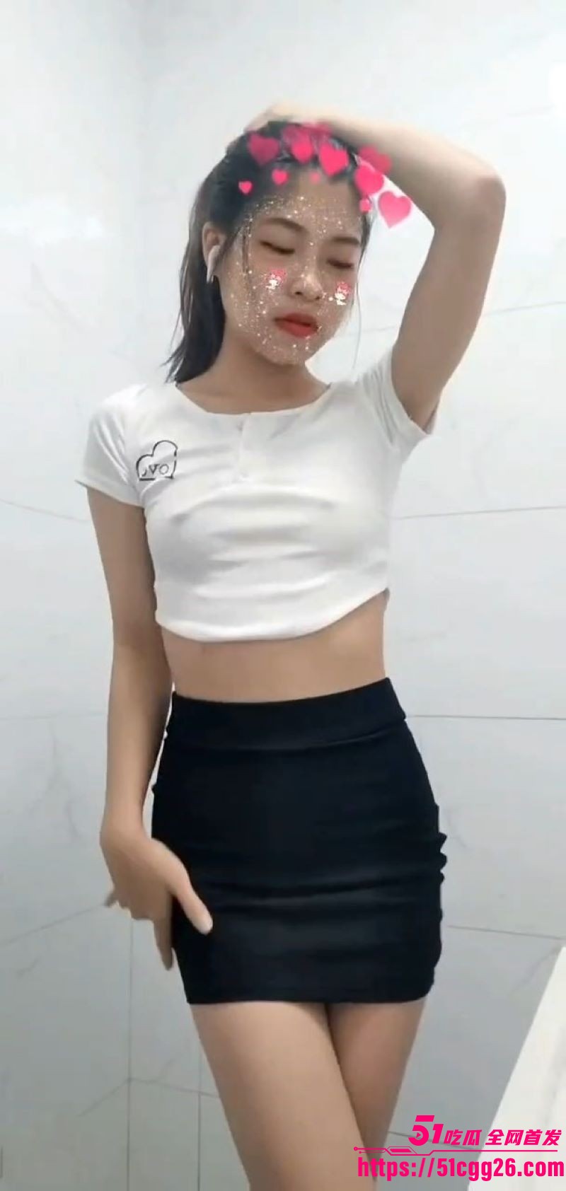 浙江职校反差婊 陈晓晓 土豪重金定制私拍曝光 情趣制服狂扭翘臀 裸舞自摸技术一流 骚气拉满！