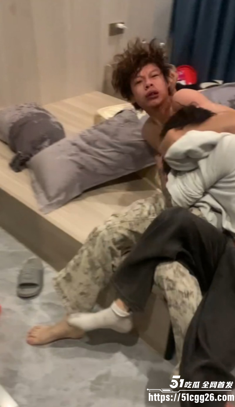痴情小哥追求白月光6年06