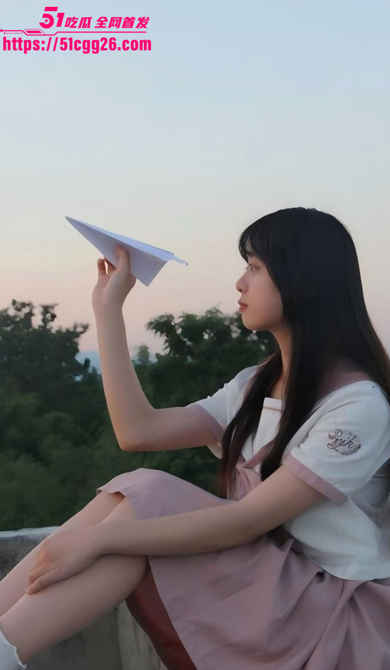 江苏反差学生妹 李君天 私密视频流出 小骚货露脸深喉口交挑逗金主 被掐脖打桩猛插 白浆淫水四溅！