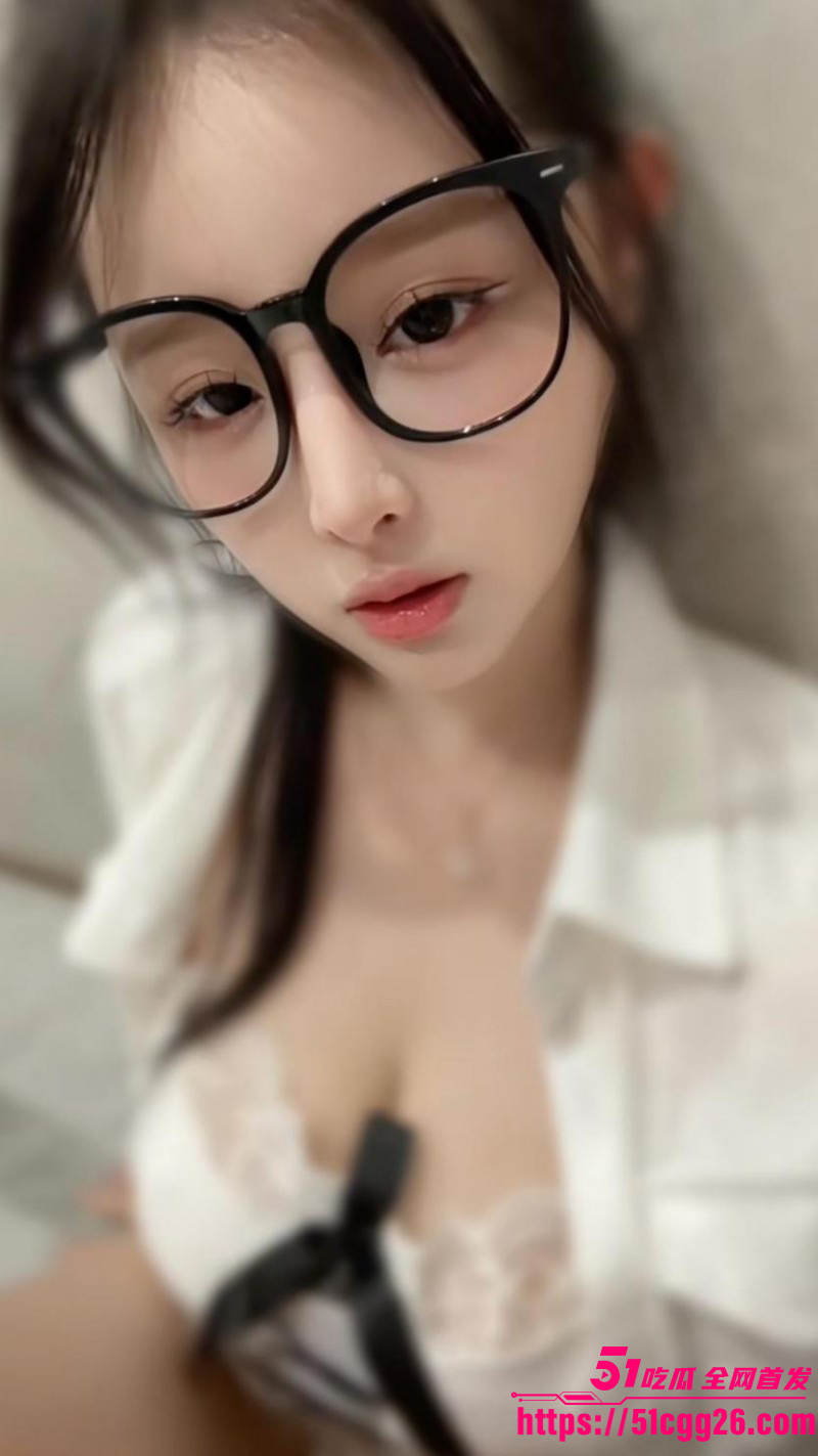 抖音网红兔兔baby与金主裸聊自慰05