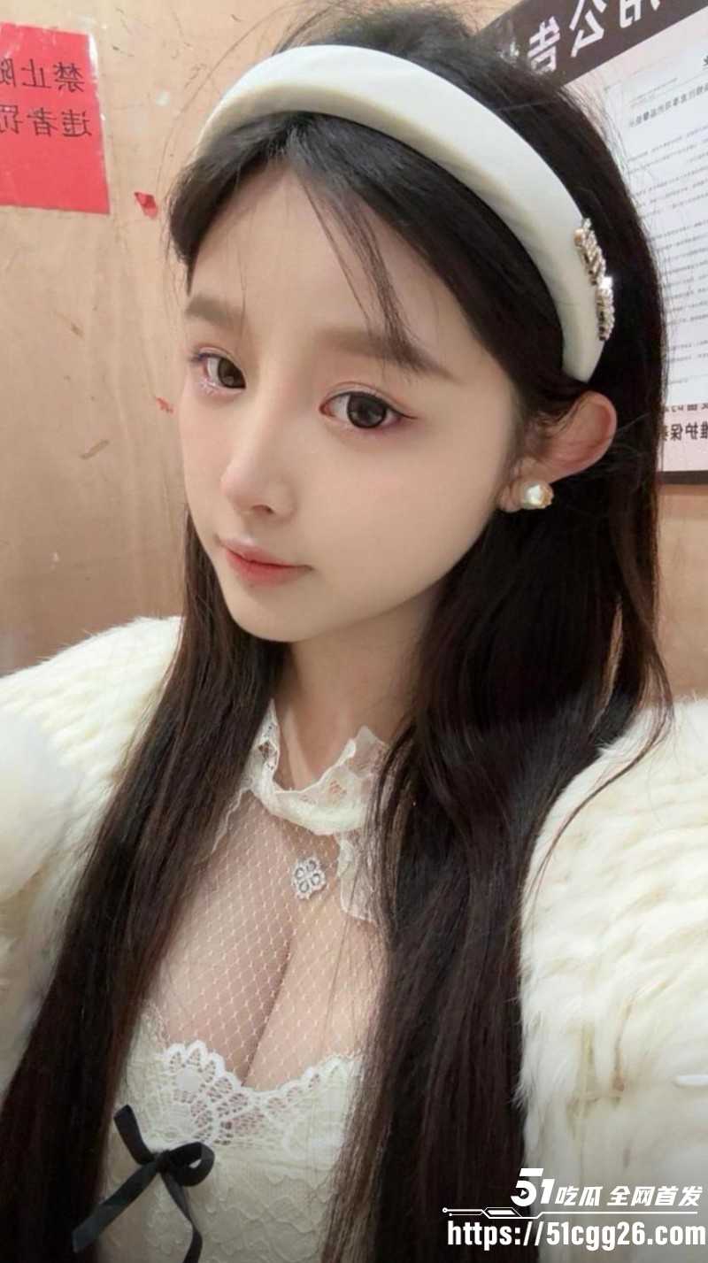 抖音网红兔兔baby与金主裸聊自慰06