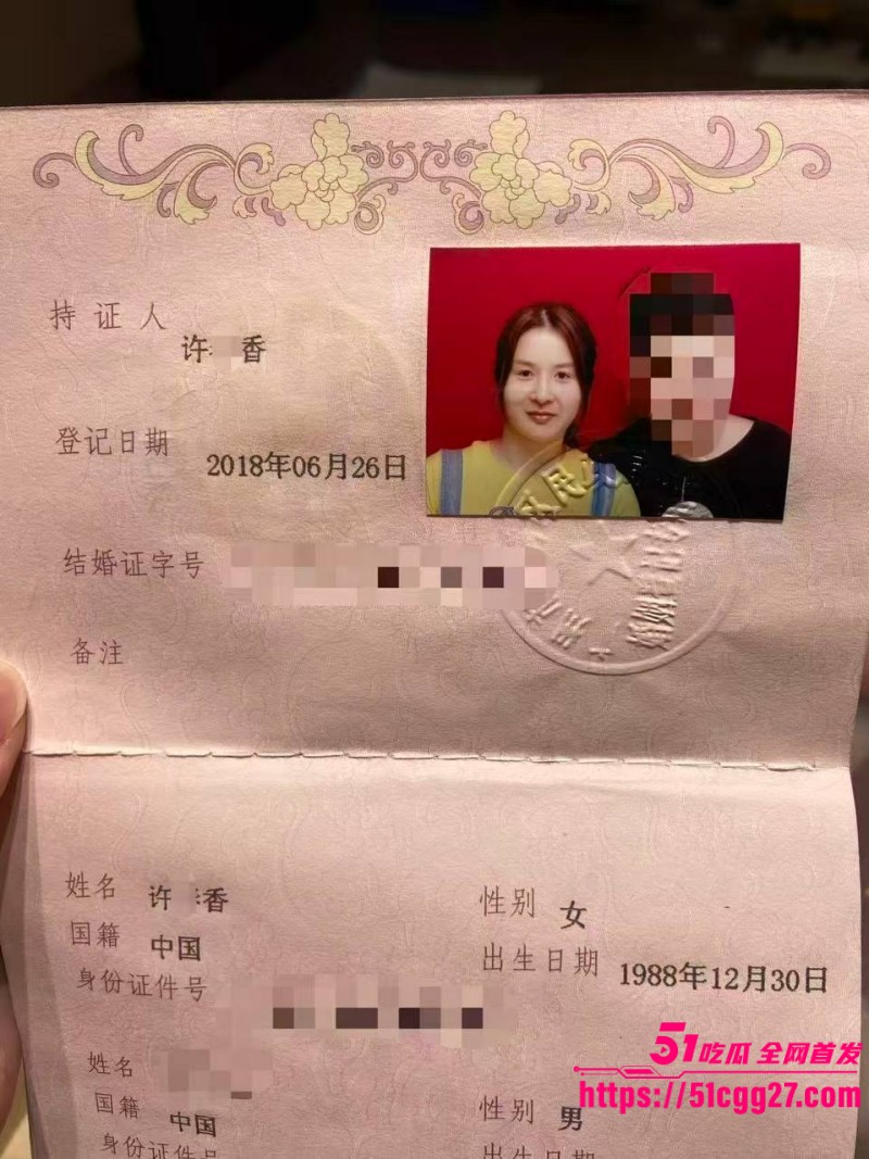 瓜友爆料真实抓奸现场 美艳人妻出轨男模被当场抓包 不料男模竟甩出少妇与他人出轨证明！
