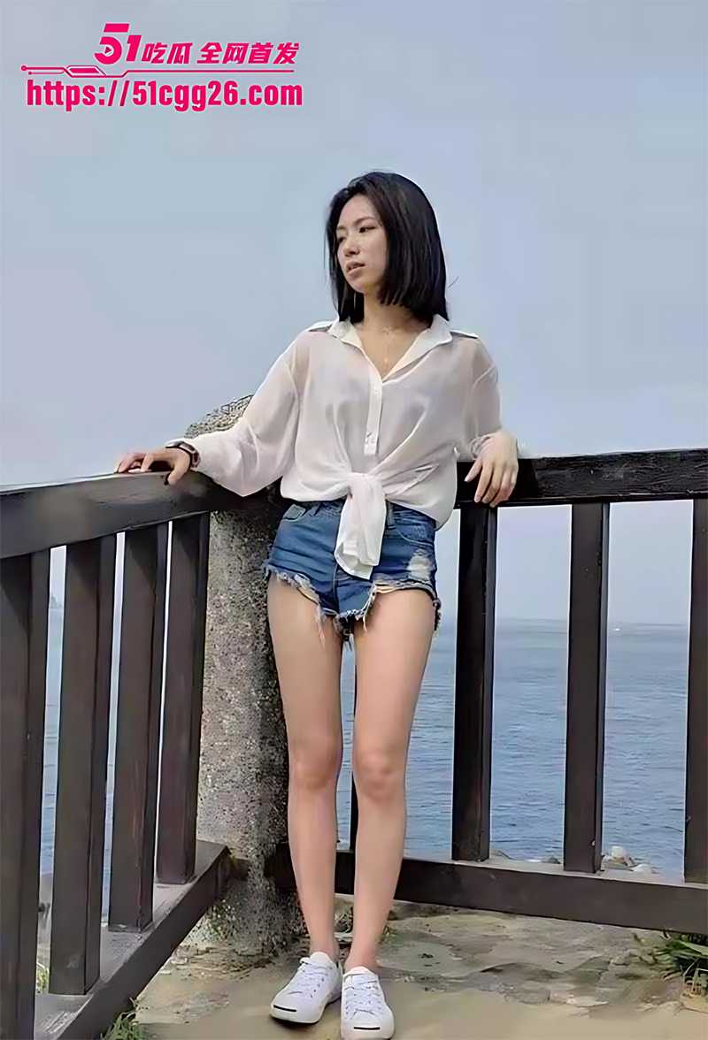 性感小美女 黄慧芳 情侣私拍泄密 极品翘臀堪称完美炮架 主动后顶迎合抽插 掰逼露奶骚照更是一绝！