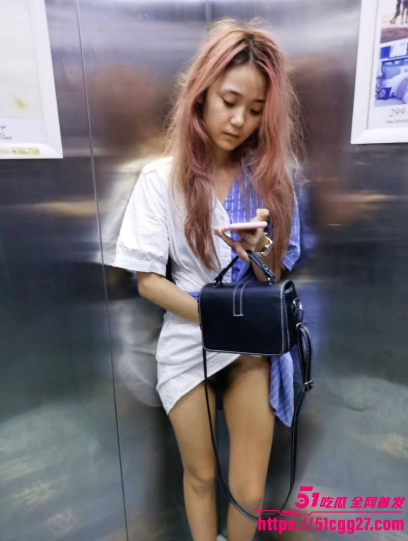 辽宁骚货 刘钰娜 陌陌约炮视频曝光 妥妥小M爱户外露出3P狂欢 公共场合真空展示骚穴 酒店被无套爆操到浪叫求饶！