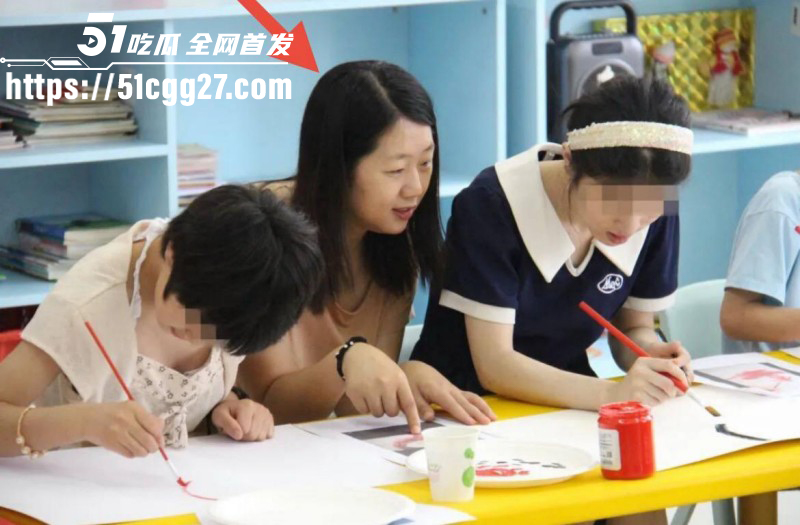 河南安阳文峰银鹭社区党书记刘艳杰知三当三03