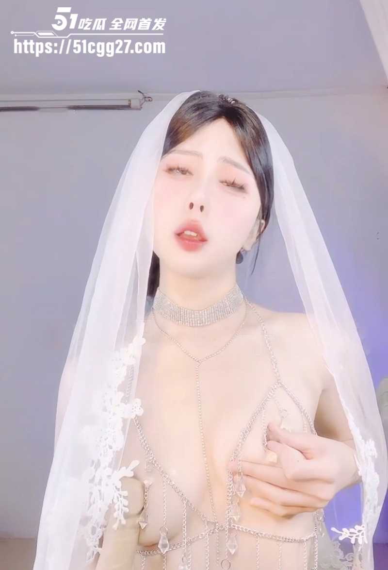 阿黒颜骚货天花板主播蘸点蜜桃酱大尺度私人订制视频流出4拷贝