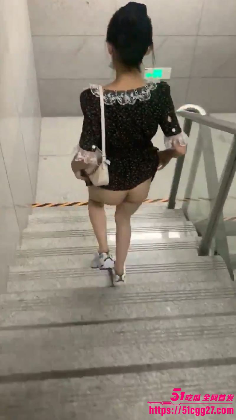 推特90后夫妻看见季节合集流出 8
