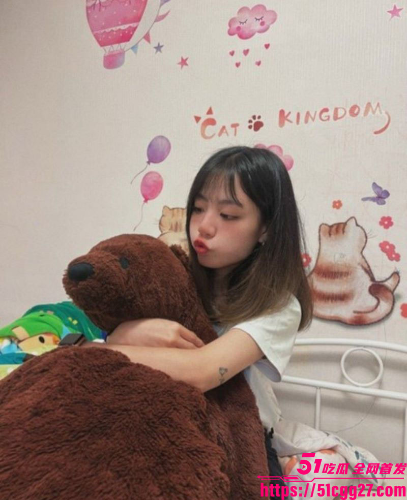 清纯短发美女与前男友露脸做爱视频外流 3