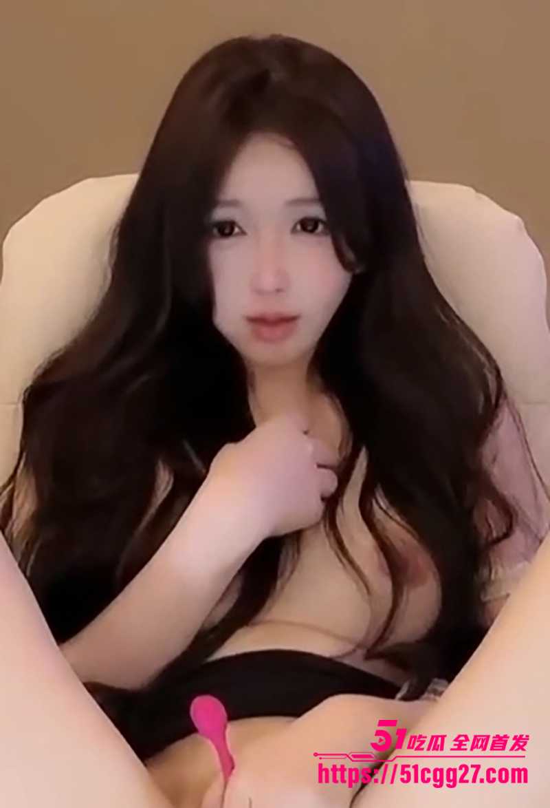 超顶流女神 Hahahaha2 最新喷水大秀 多道具猛插粉嫩小穴 连续潮喷如炮弹狂射！