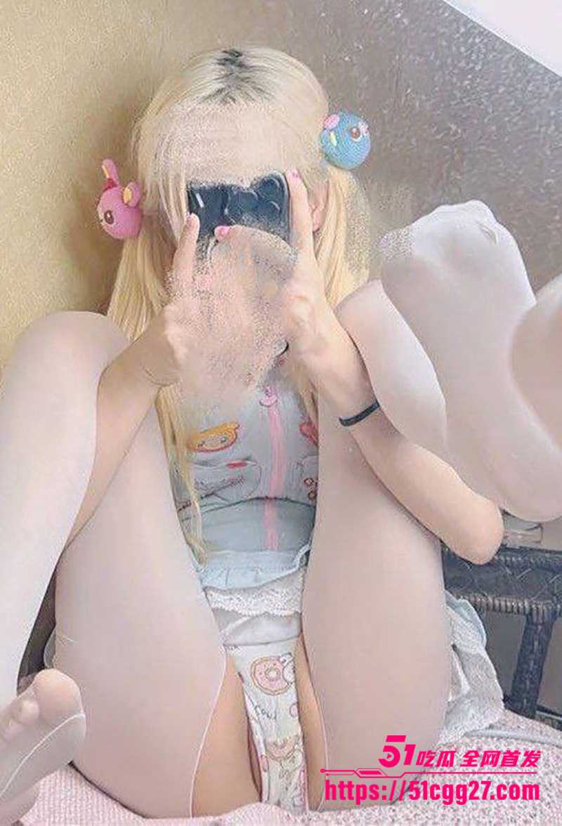 推特白嫩极品双马尾少萝雪花妹妹合集流出4拷贝