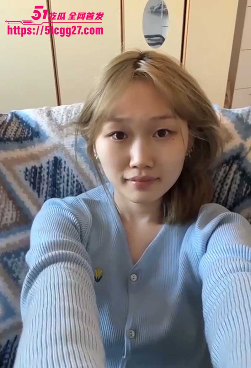 黄毛精神小妹不雅视频流出 2 拷贝