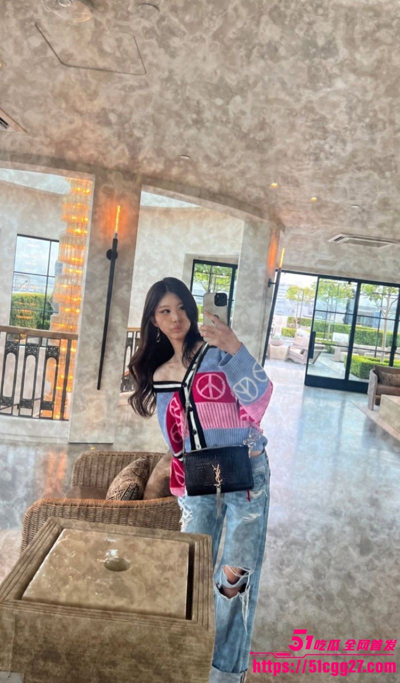 新加坡高颜值网美Yvonne不雅视频 6
