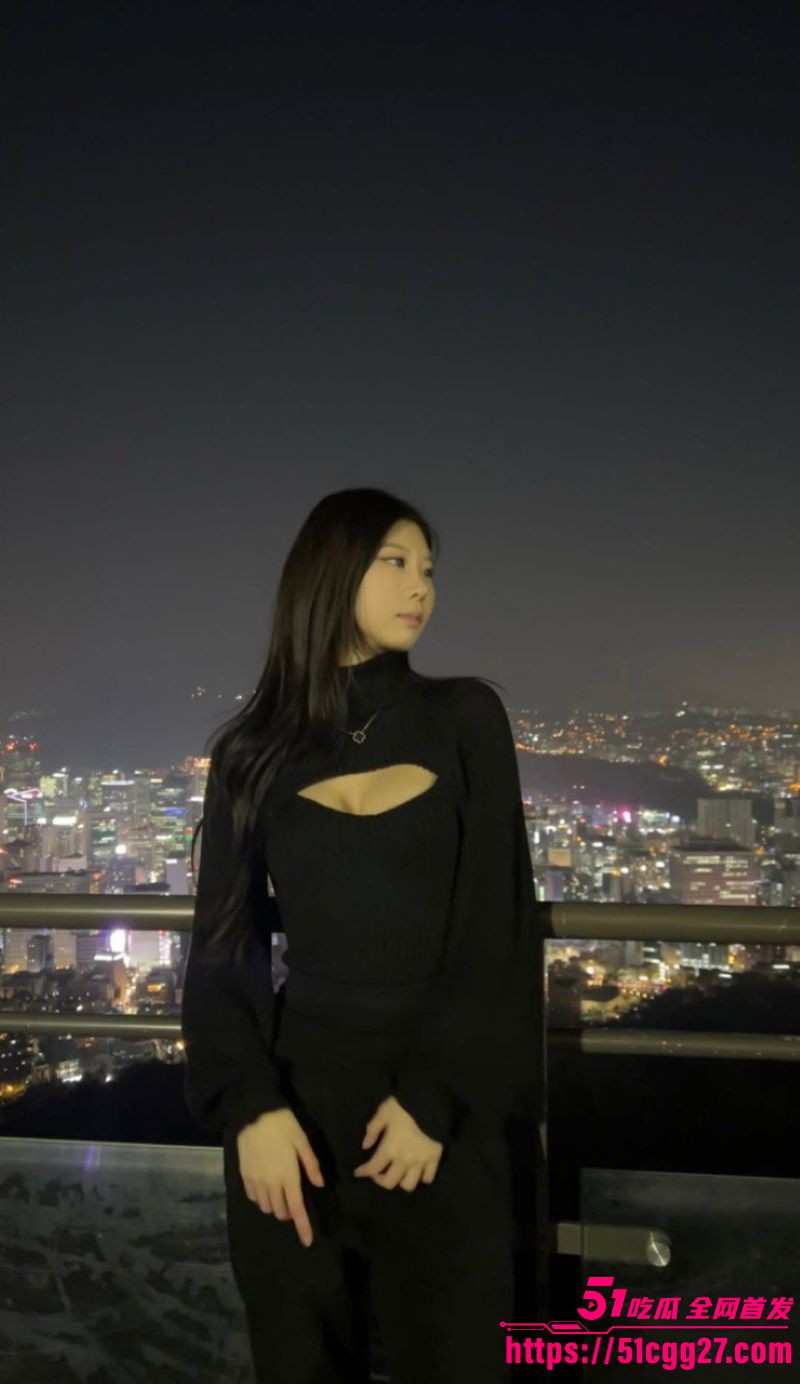 新加坡高颜值网美Yvonne不雅视频 2