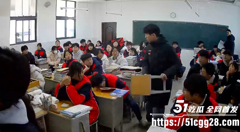 河南巩义京师杜甫公学打人事件07