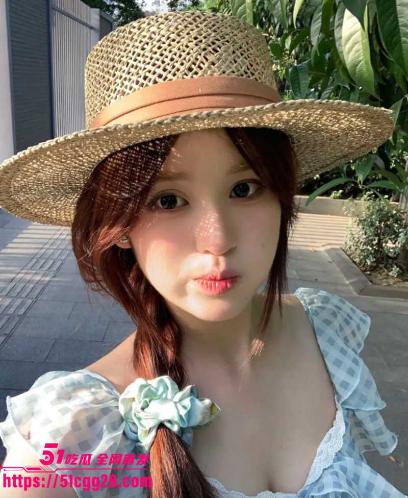 深圳双马尾嫩妹 彭佳羽 表面清纯乖巧 私下拜金放荡 抛弃男友出轨富二代被曝光！