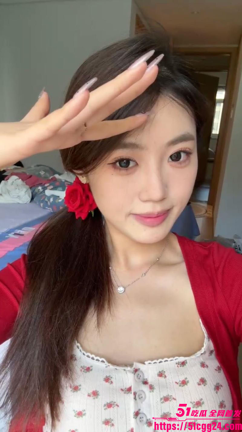 成都乖巧女大学生JK制服啪啪视频流出 第一视角深喉吃肉棒 无套猛插干到表情失控 征服感拉满！