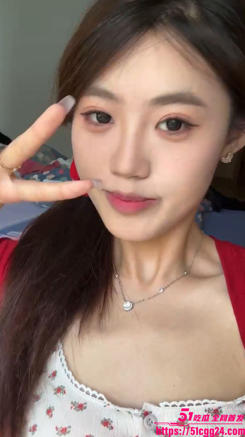 成都乖巧女大学生JK制服啪啪视频 3