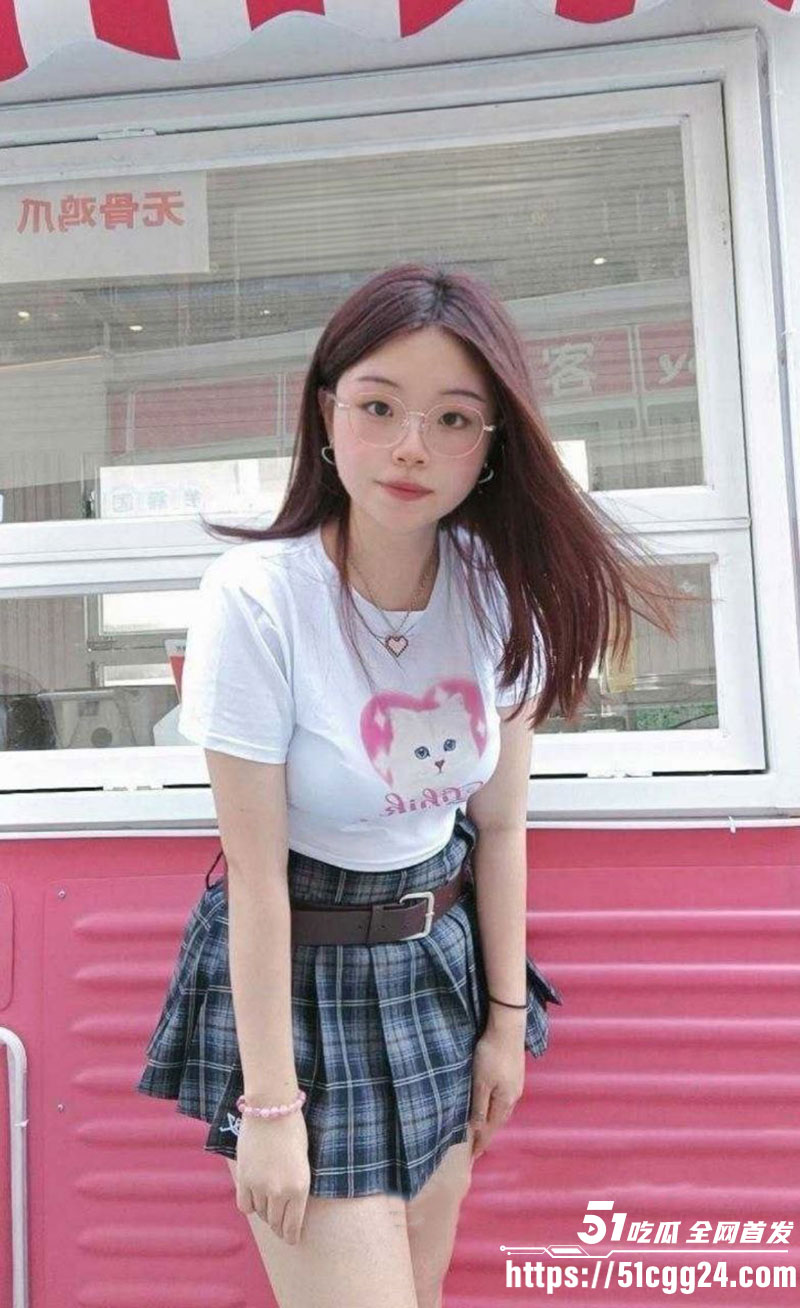 福建大学眼镜妹杨芷语4