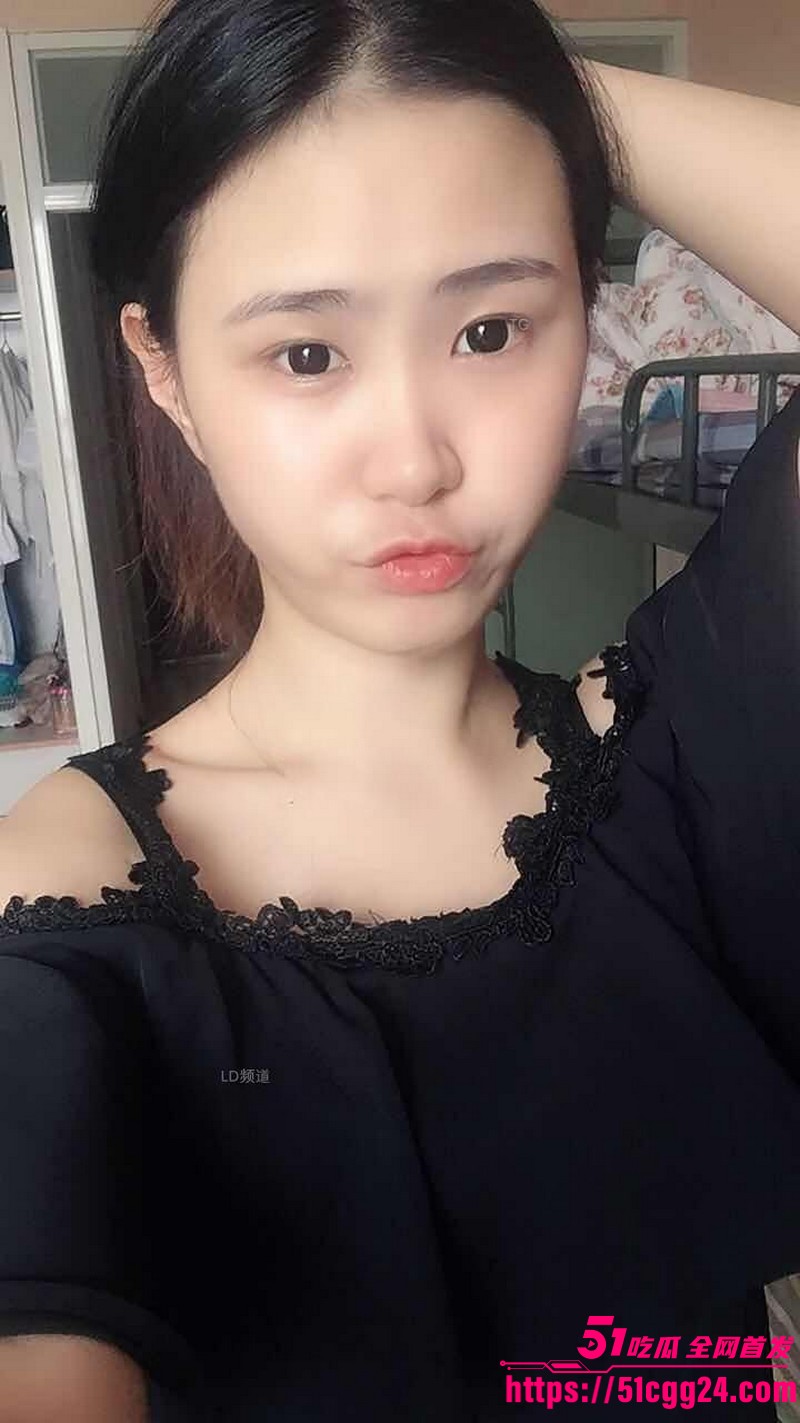 四川女生 黄亚 宿舍裸贷视频外流！逾期裸照和自慰视频全网疯传 粉嫩身材自慰浪叫 反差拉满！