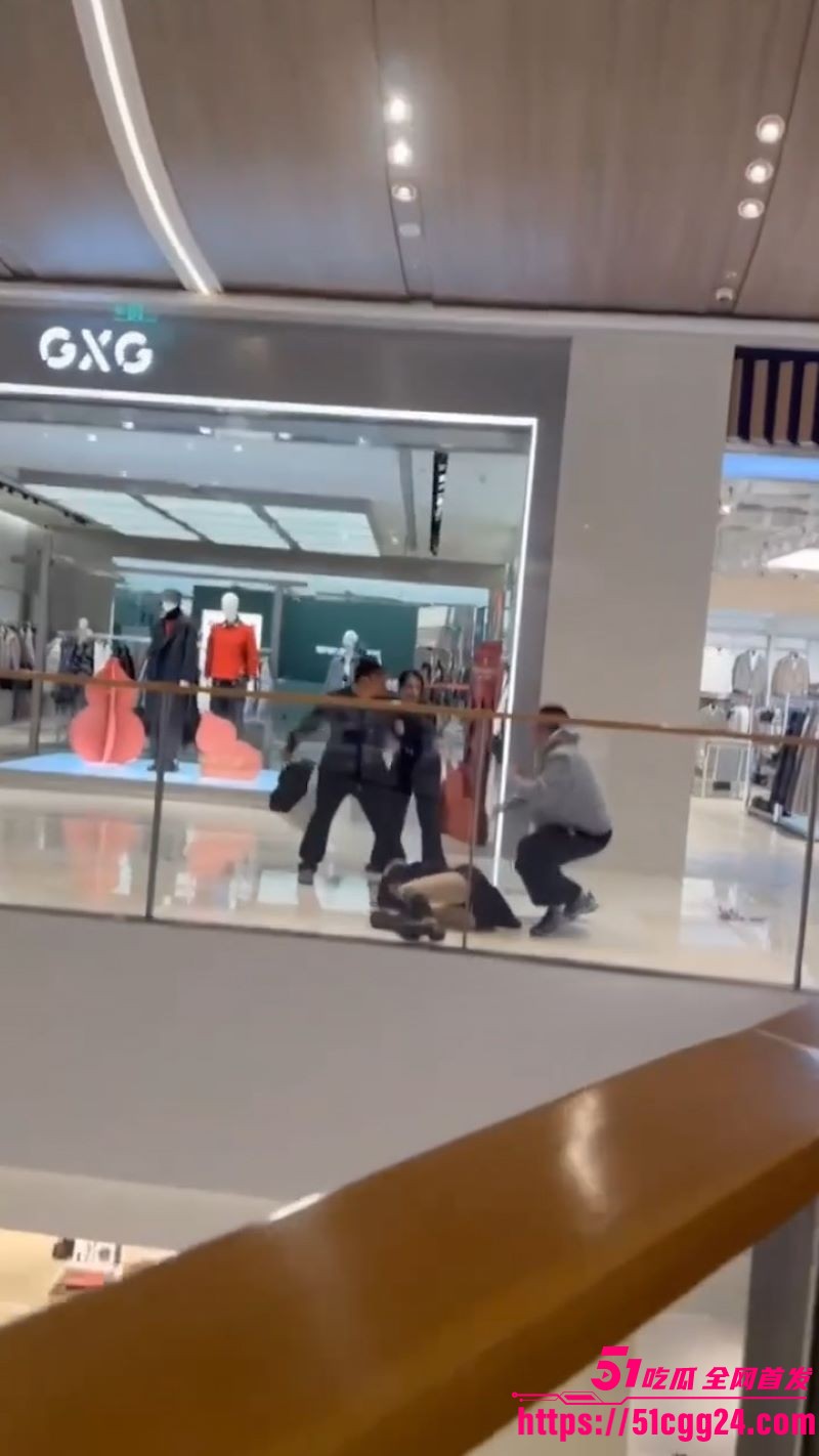 南昌万象城持刀行凶事件 4