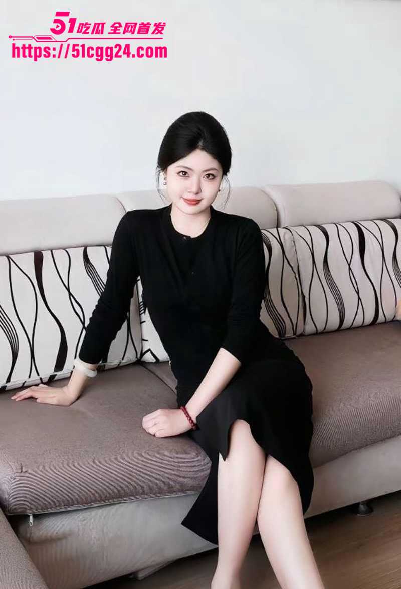 郑州气质美女 周仕琳 情侣私拍泄密第二弹 颜值女神肌肤白嫩美乳笔挺 被男友调教爆操 呻吟声又娇又浪！