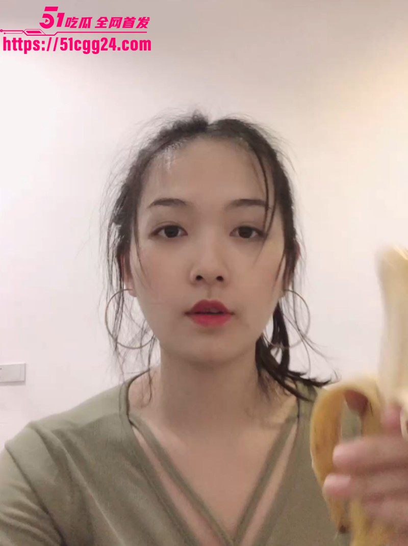 超饥渴离异少妇 为发泄欲火吞蕉色诱炮友 胯下侍奉口技一流 骚脸极具反差感！