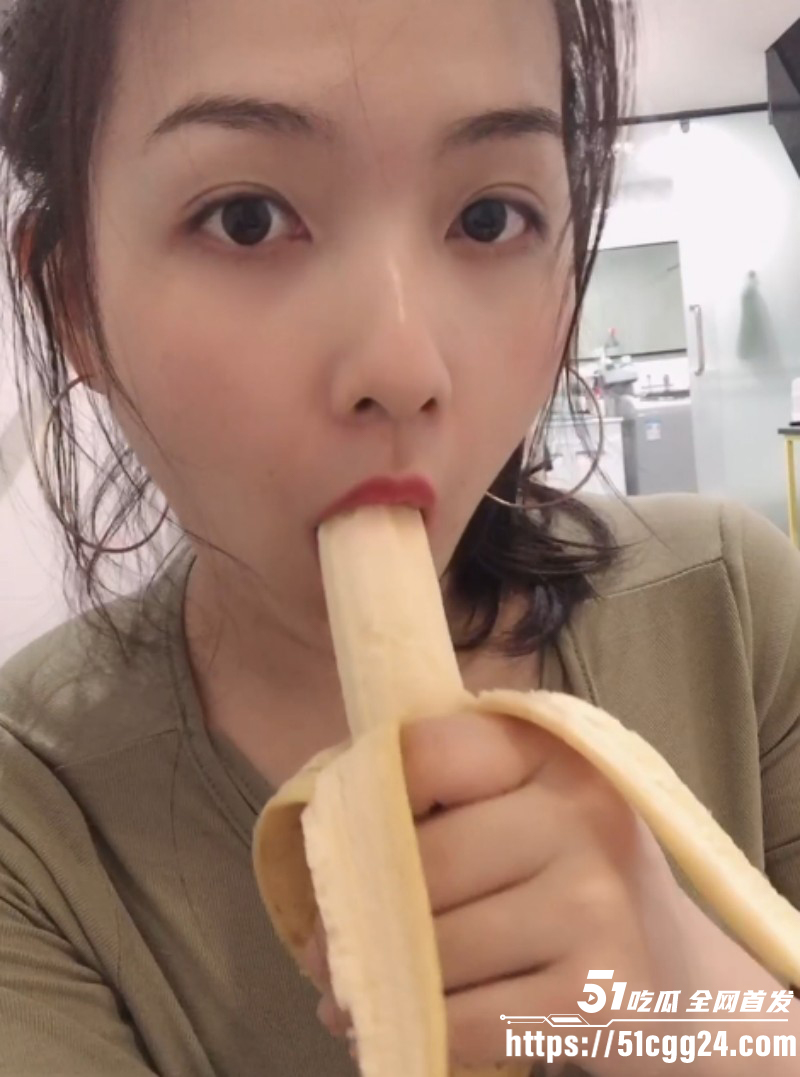 饥渴离异少妇约炮口交视频02