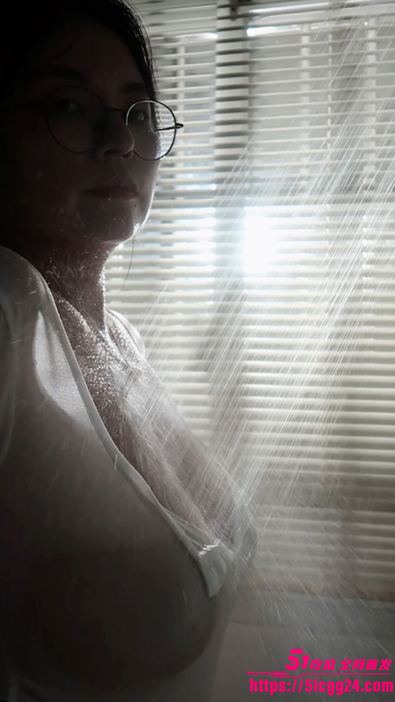 B站巨乳博主发发儿5
