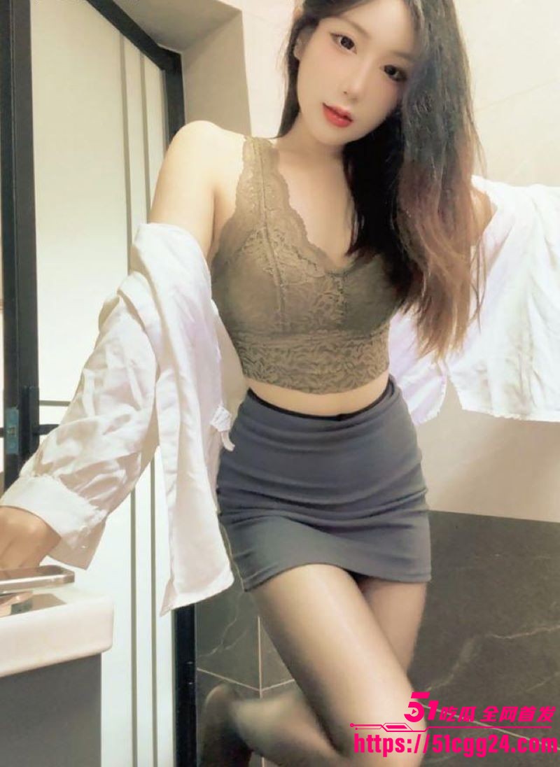 快手高颜值网红05年的姨姨露逼热舞视频流出 6