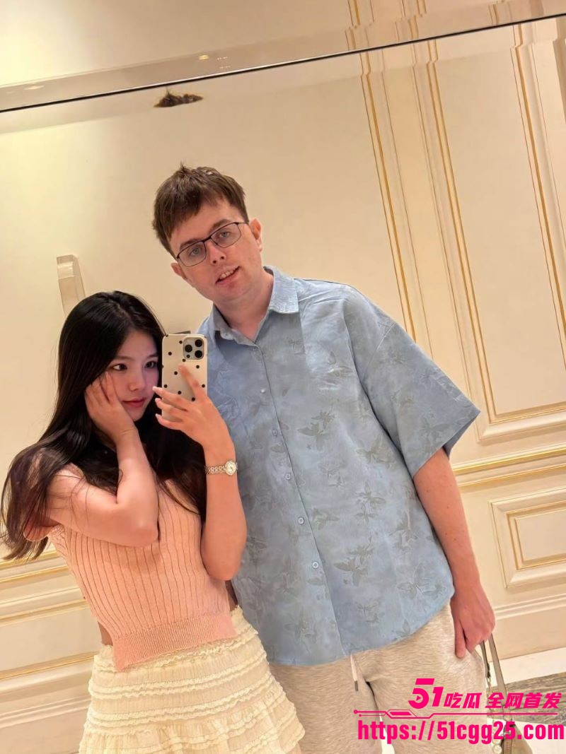四川95后美女Ami疯狂倒贴英国穷男友Tom 6