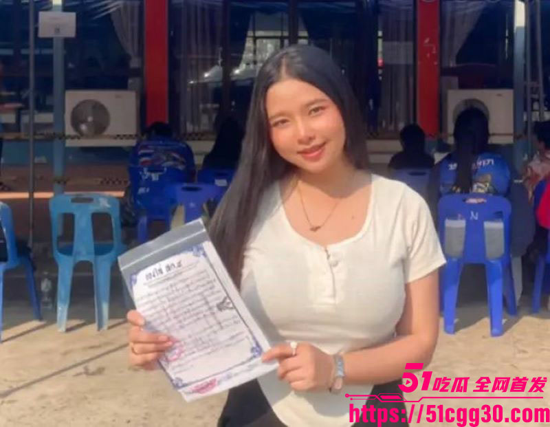 泰国24岁女孩Fah同时交往双胞胎兄弟 2