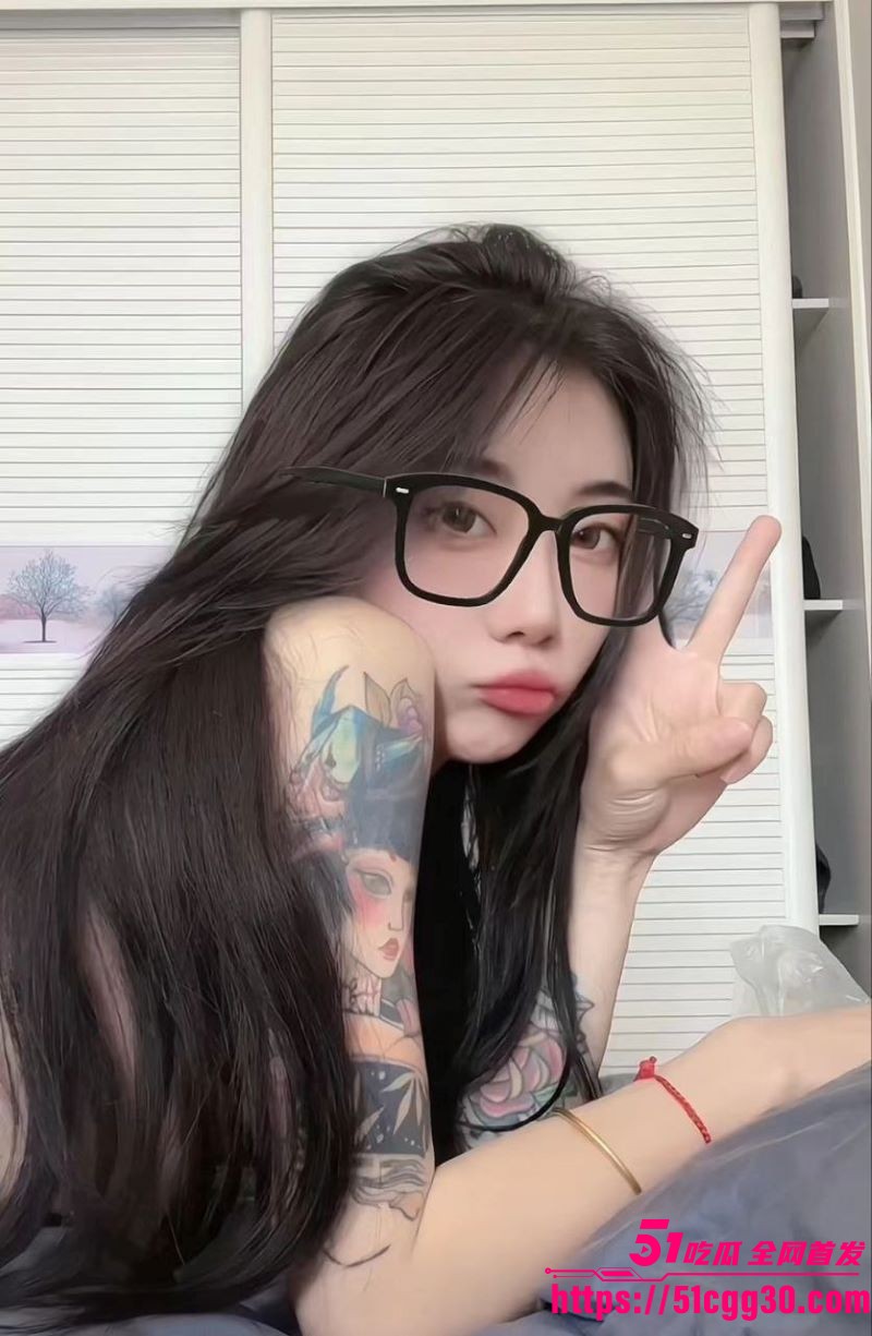 河南新乡人妻畅子灵私密合集视频流出 3