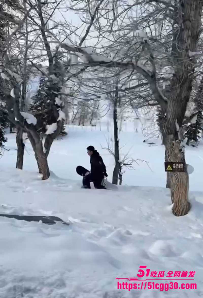 可可托海雪豹咬人视频曝光 5 拷贝