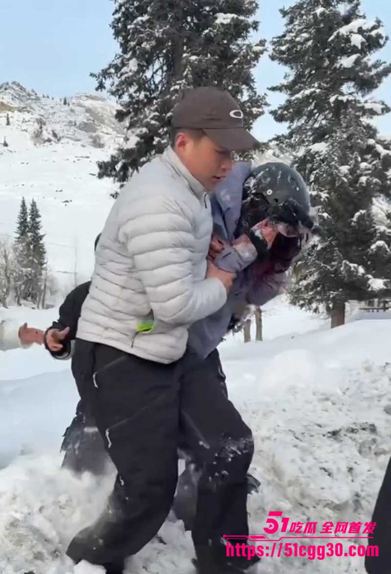 可可托海雪豹咬人视频曝光 2 拷贝
