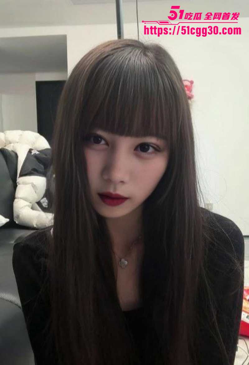 日本东京美女大学生不雅视频流出 借钱后用身体抵债 举证挨操玩穴 喝下满杯浓精 全程比男主玩的还嗨！