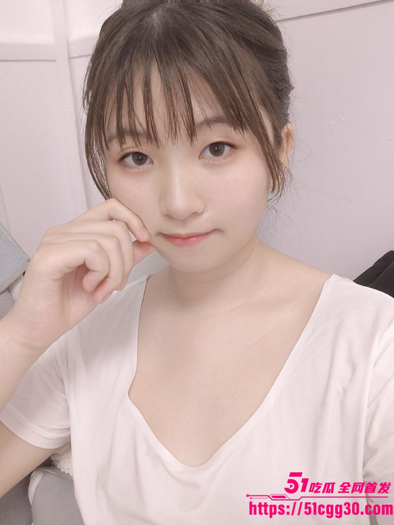 台湾极品嫩妹性爱视频流出 露脸狂秀精湛口活 窗边扶窗求干 野外车震翘臀被后入狂撞 高潮喷水失控！